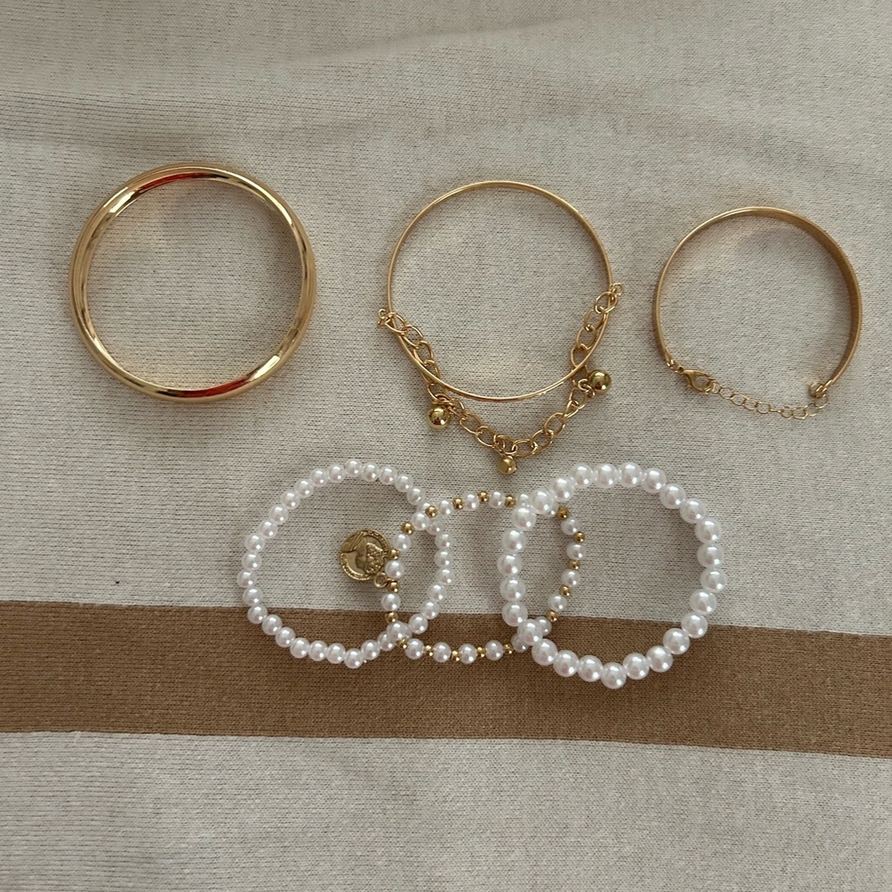 Elegant Gold and Pearl Bracelets Fun Bracelet Set - Picture 8 of 8